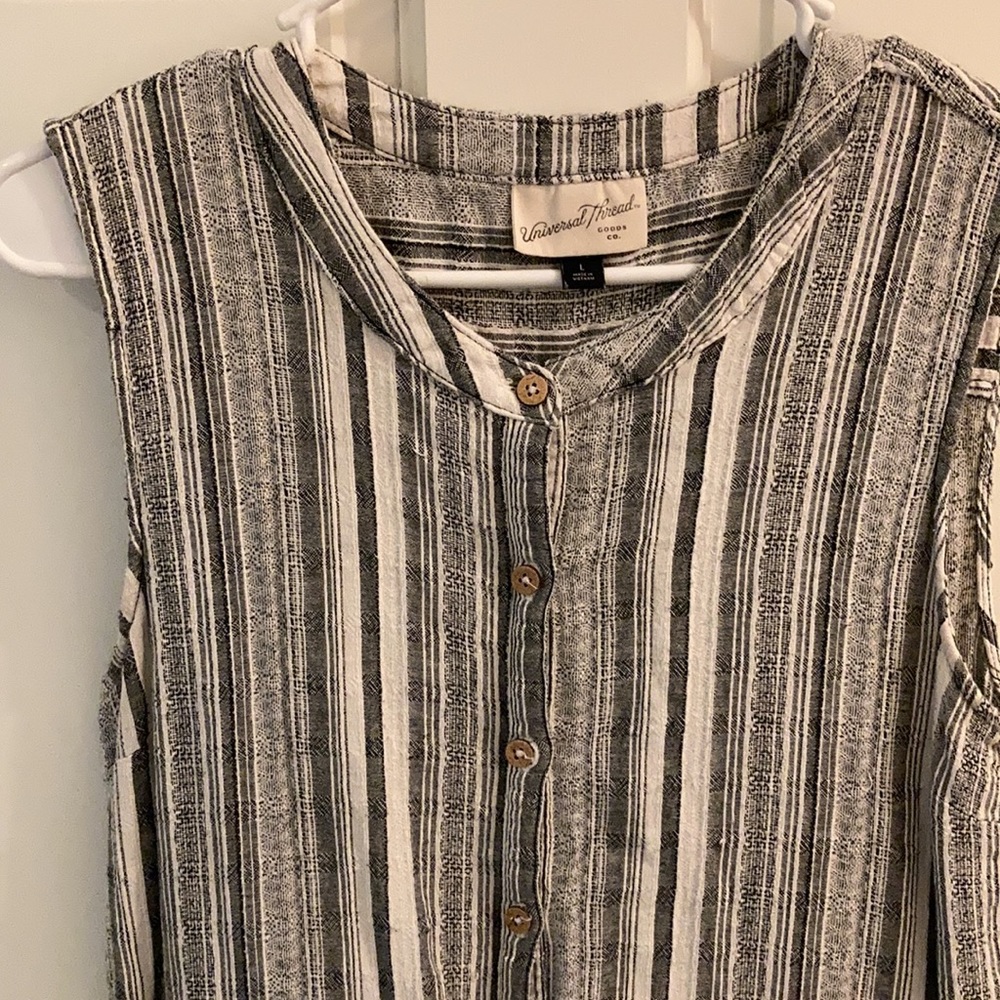 Universal Thread Striped Romper - Picture 2 of 3